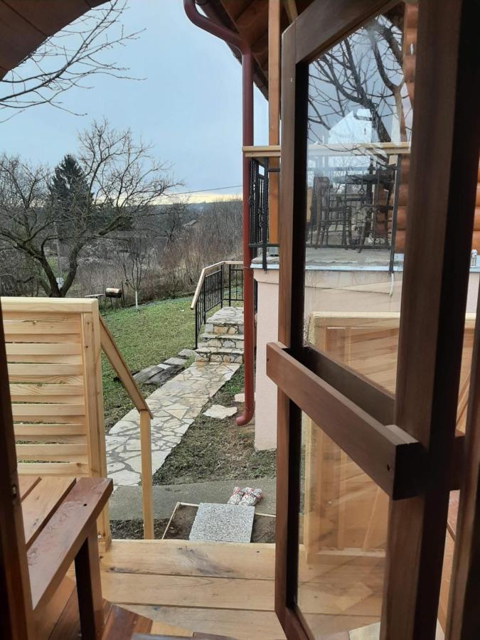 Apartmani Zuti Leptir Vrdnik Buitenkant foto