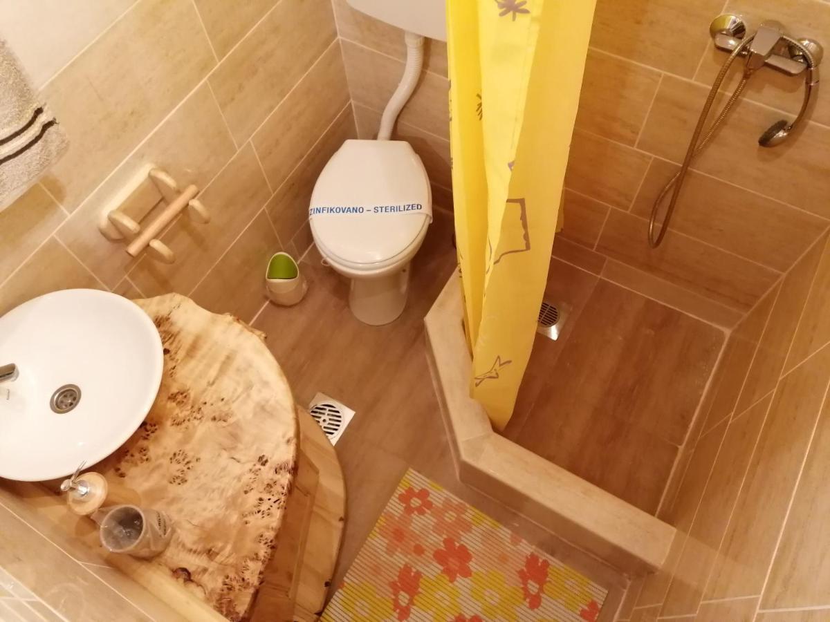 Apartmani Zuti Leptir Vrdnik Buitenkant foto