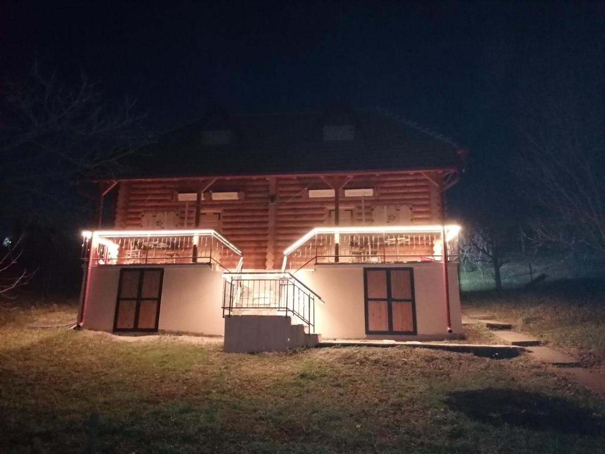 Apartmani Zuti Leptir Vrdnik Buitenkant foto